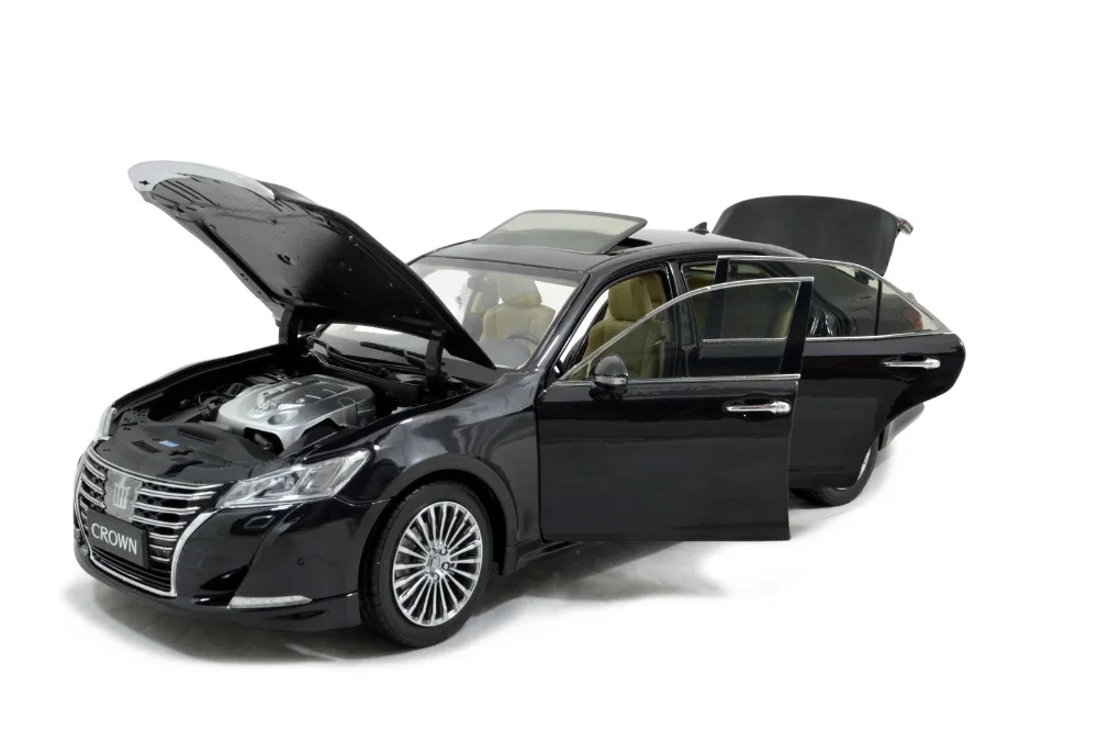 Toyota_Crown_2015_BK_12
