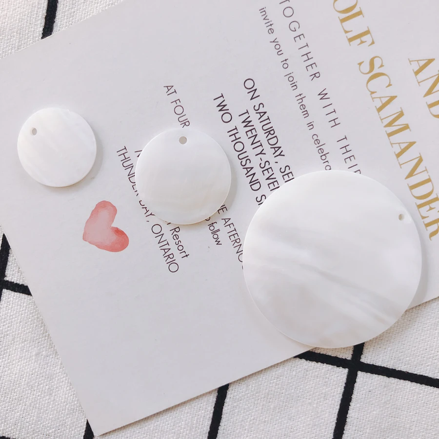 

2Pieces/lot Shell Jewelry Accessories White shellfish double-sided flat wafer jewelry accessories