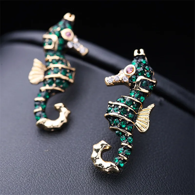Женские серьги пусеты wing yuk tak из сплава с зелеными кристаллами|fashion stud earrings|stud
