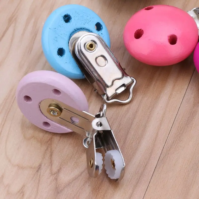5pcs Baby Pacifier Clips Metal Wooden Holders Infant Soother Clasps 5pcs Baby Pacifier Clips Metal Wooden Holders Infant Soother Clasps