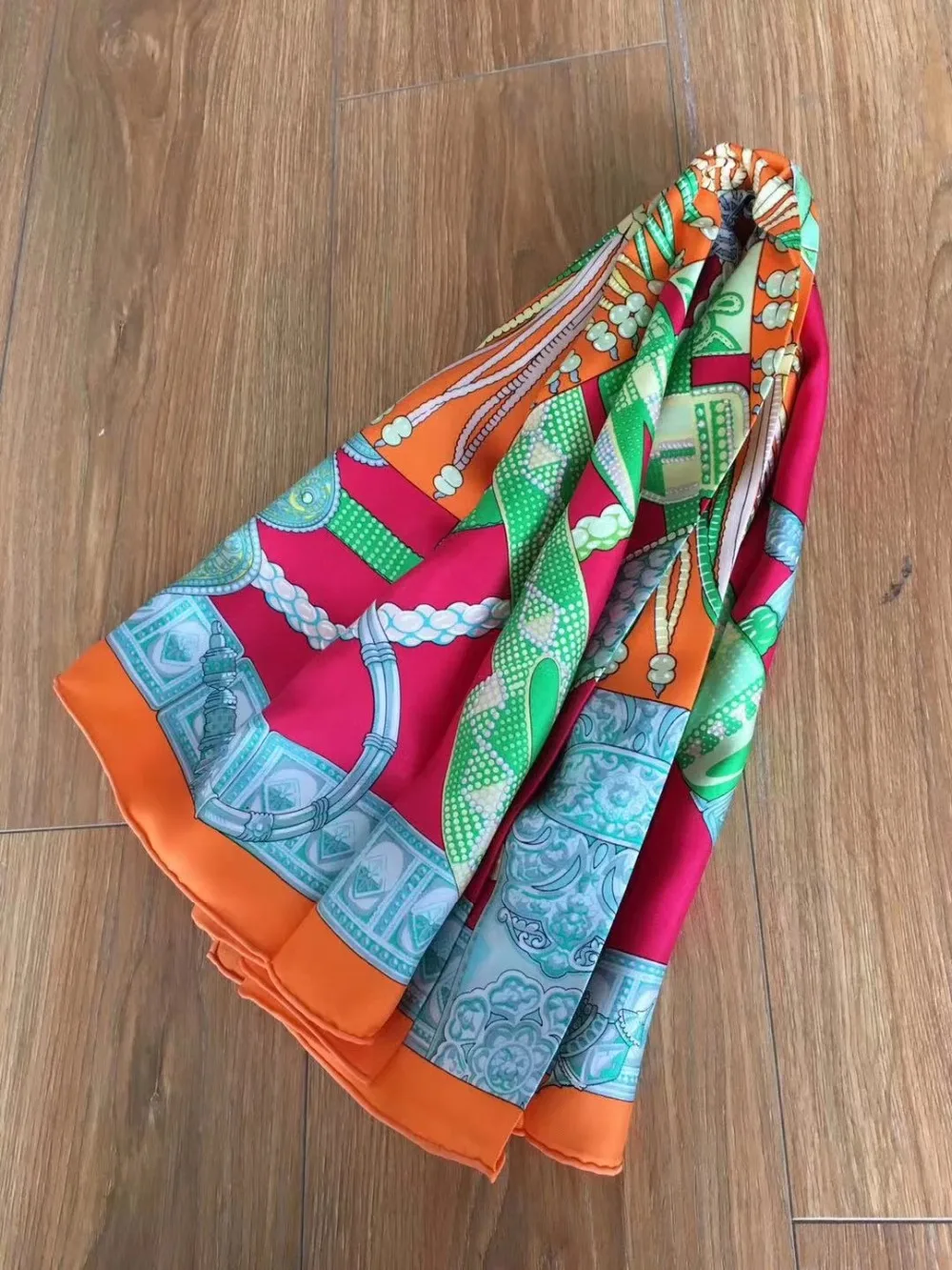 

2019 new arrival spring autumn classic print 100% pure silk scarf twill hand made roll 90*90 cm shawl wrap for women lady