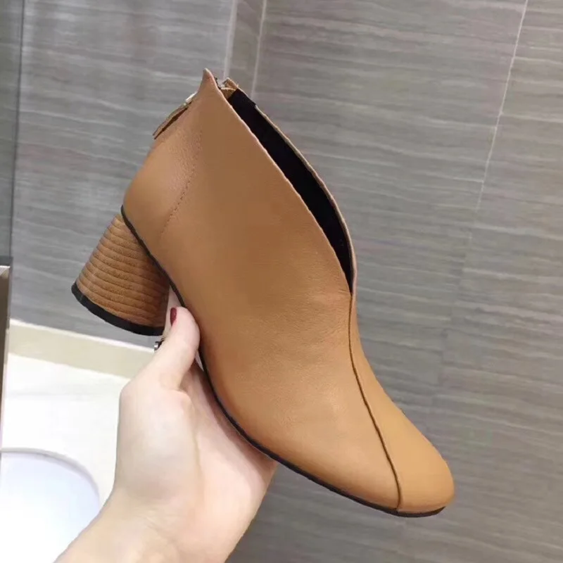 

New Korean Women's Thick And Comfortable Fashion Back Zipper Leather Stitching Women's Shoes Retro Round Head Grandmother Shoes