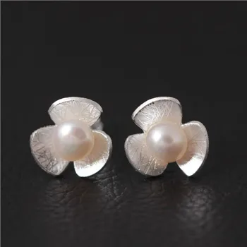 

925 Sterling Flower Female Hand Handmade Flower Pearl Earrings