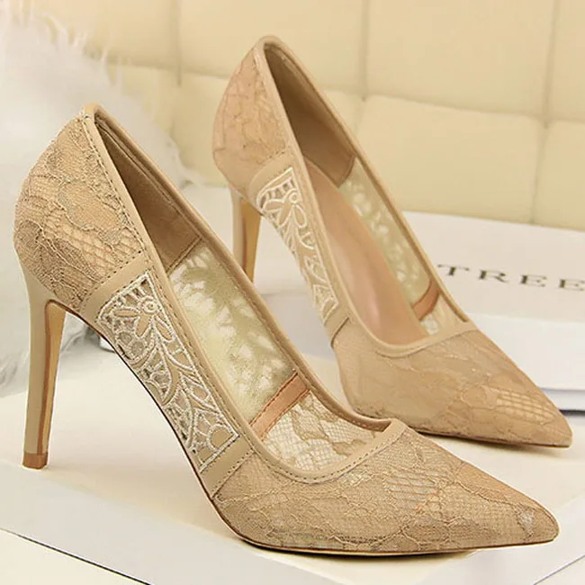 Boussac/элегантные кружевные свадебные туфли на высоком каблуке с цветочным принтом; женские пикантные туфли с острым носком на шпильке; женские туфли-лодочки; женская обувь; SWB0147