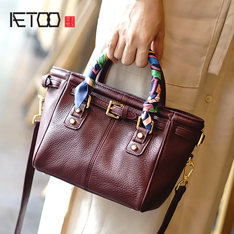 

AETOO Simple head layer soft cowhide bat bag, trendy leather female handheld shoulder bag