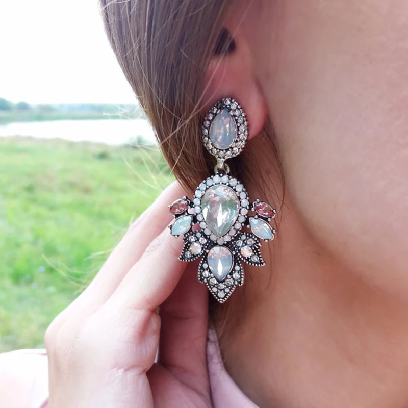 

Dvacaman Brand Boho Rhinestone Dangle Drop Earrings Flower Party Earrings For Women Maxi Jewelry Wholesale Christmas Gifts TT16