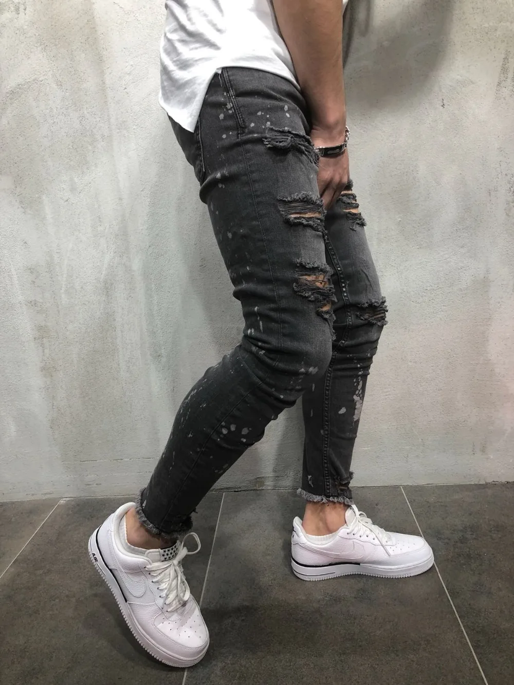 (3)