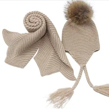 Женские комплекты шапок, шарфов и перчаток