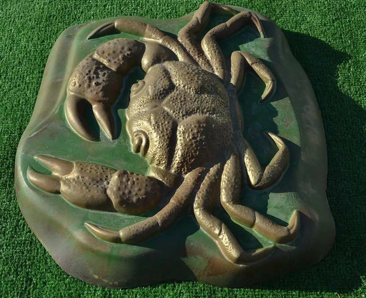 Buy DIY GARDEN PLASTIC MOLDS for Casting CRAB CEMENT