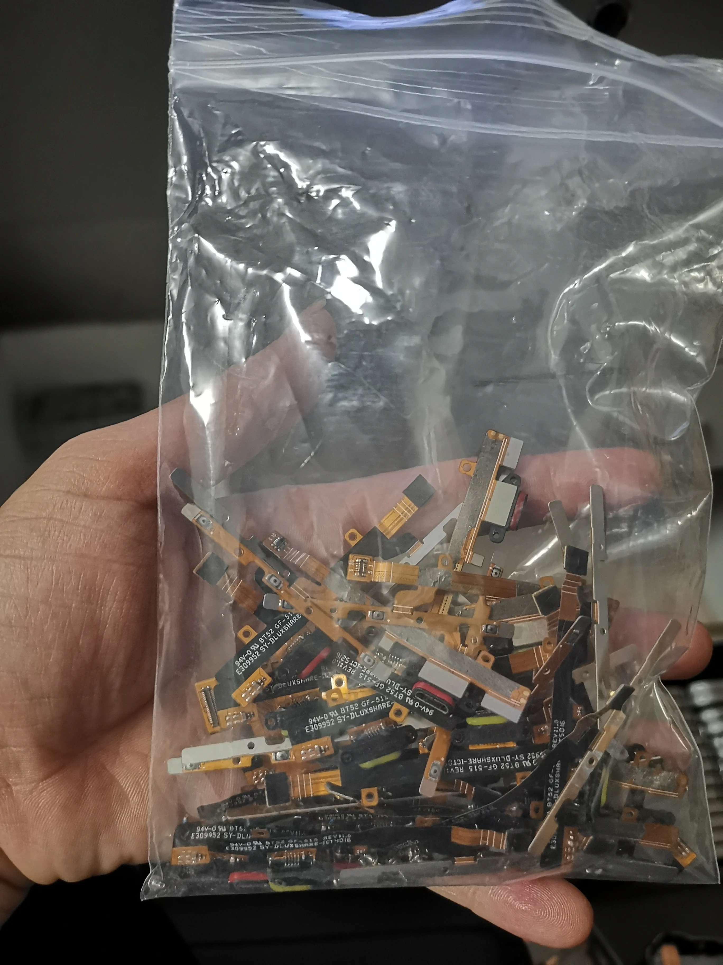 

( Used ) Flex Cable USB + Power FOR CAT S60