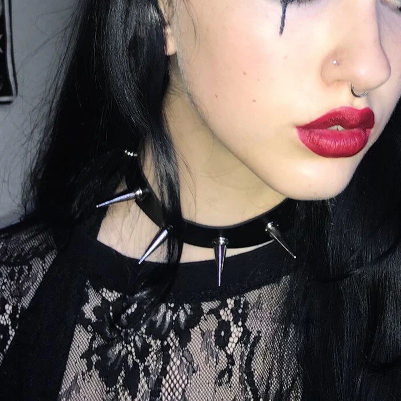 

Harajuku Black Spike Choker Belt Collar Choker Necklace Charming PU Leather Party Nightclub Chocker Gothic Jewelry for Women