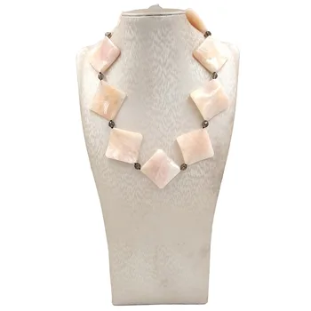 

Lii Ji Natural Yellow Jade Smoky Quartz Shell Toggle Clasp Necklace 44cm