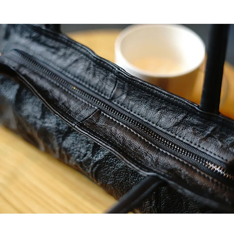 AETOO New simple retro handbag, washed folds cowhide arts black Shoulder Bag