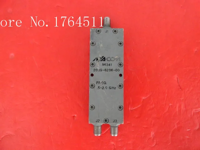 

[BELLA] A two M/A-COM power divider 2089-6206-00 0.5-2.0GHz SMA