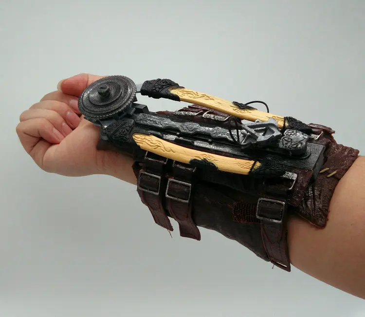 Transmit Crossbow Assassins Blade Hidden Sleeve Sword Figure 1:1 Flick Knife Edward Weapon Boy Game Anime Toy Cosplay Tool Creed