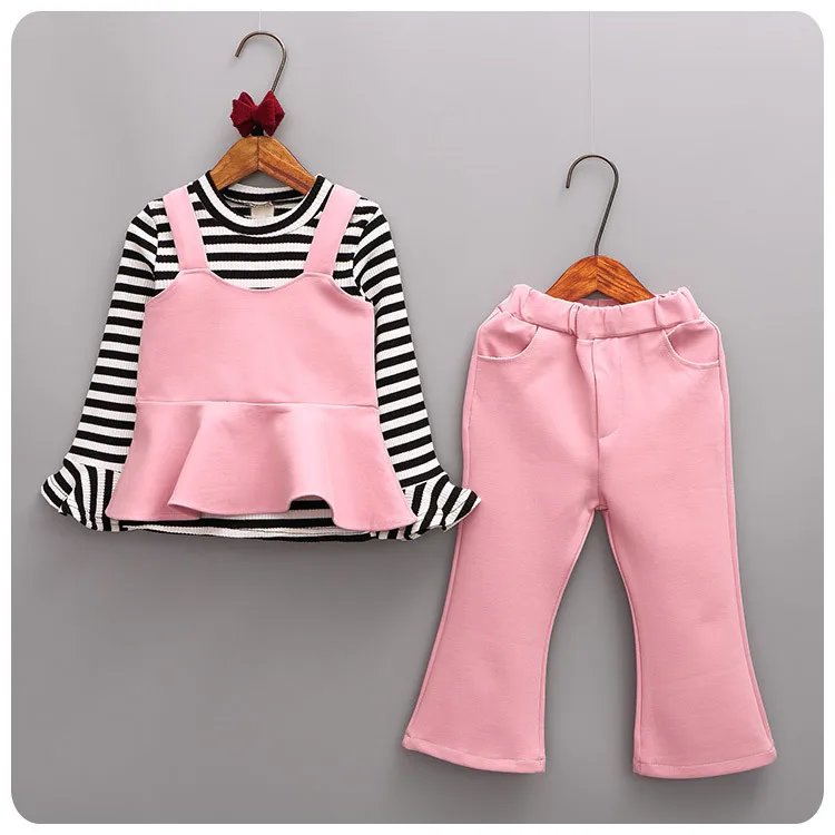 2016 Herfst Nieuwe Patroon 3 Stuks Set Koreaanse Meisje kinderen Kledingstuk Meisje Baby Streep T-Shirt Vest Hemdje Wijde Pijpen broek Pak 2016 Herfst Nieuwe Patroon 3 Stuks Set Koreaanse Meisje kinderen Kledingstuk Meisje Baby Streep T-Shirt Vest Hemdje Wijde Pijpen broek Pak