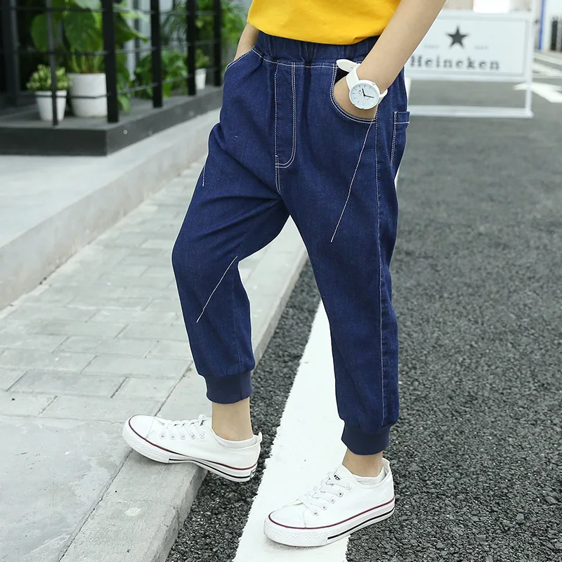 jeans with white line on side