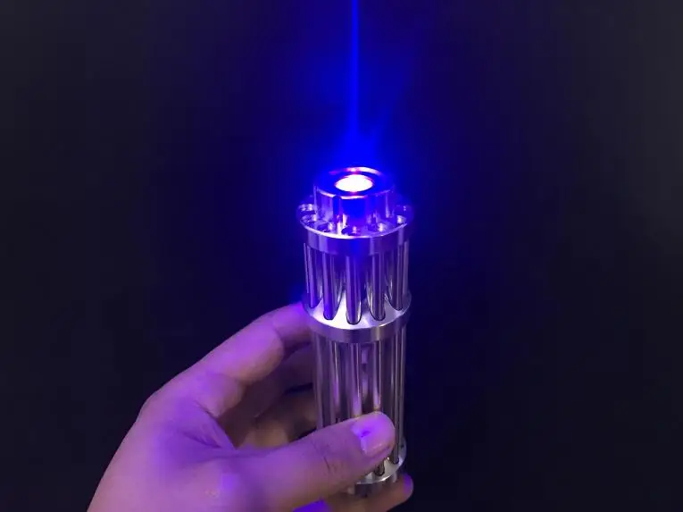 

Powerful 100000mW 450nm high power Blue Beam Laser pointer Burning cigarette Light Matches burn paper + 5 Star caps+charger+box