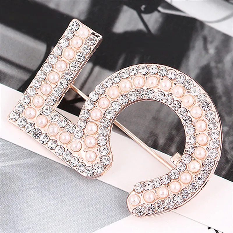 Fashion Channel Brooches Pin for women Broches Fashion Jewelry Pearl Rhinestone Lapel Pins Number 5 Brooches For Wedding