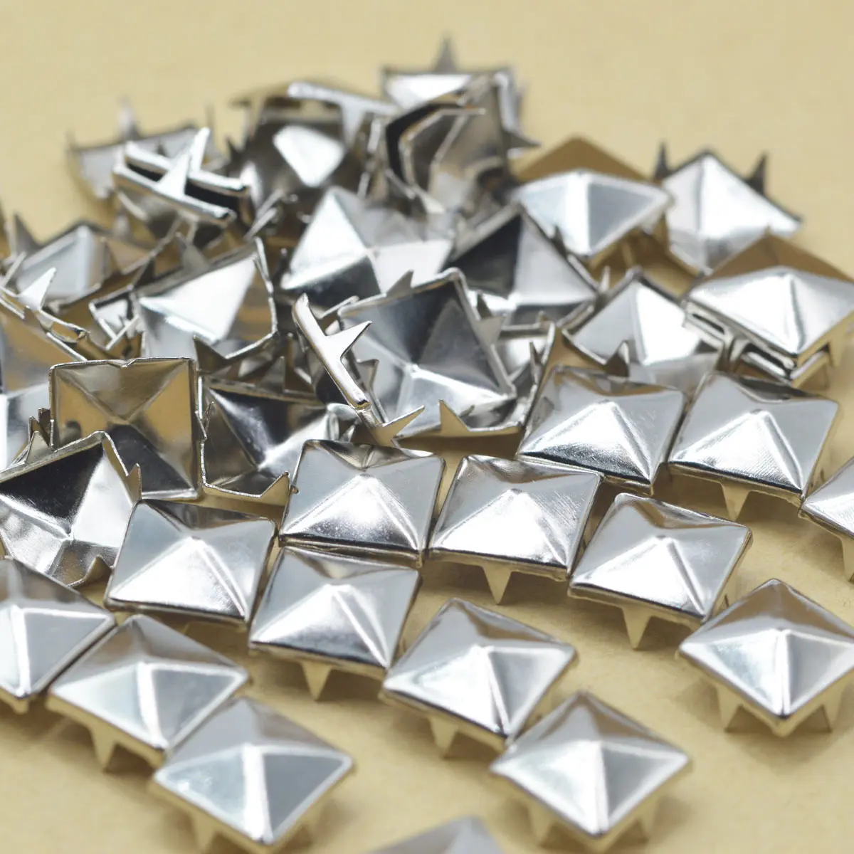 Description Picture 2 of itemKALASO 100PCS 8mm/10mm/12mm Silver Pyramid Square Claw Nails Rivets Diy Craft Accessories Wholesale Leathercraft Bag Garment