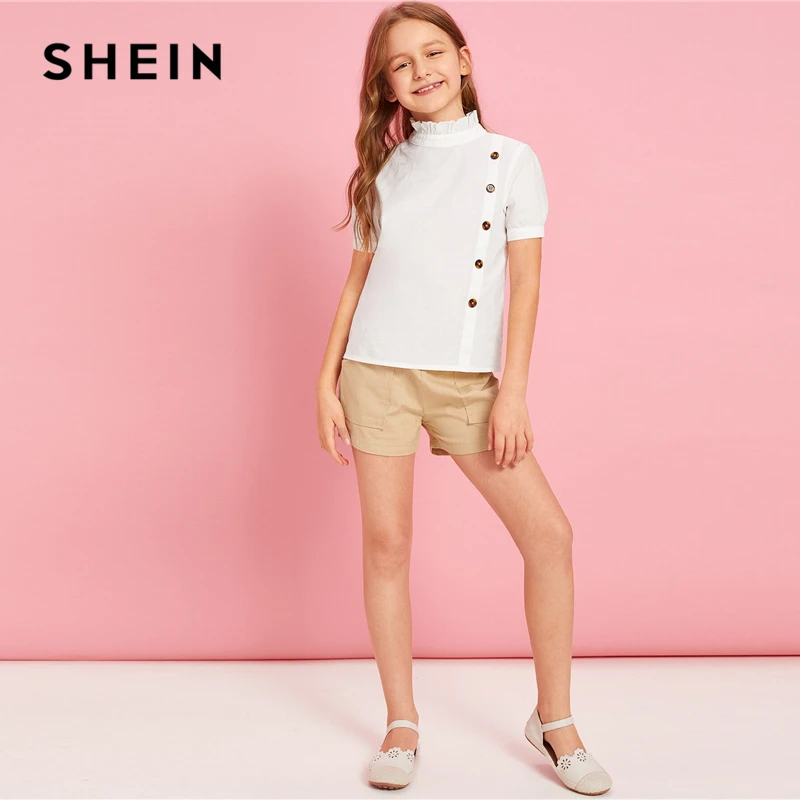 SHEIN kids/белая однотонная Повседневная Блузка с оборками и пуговицами спереди для девочек-подростков; коллекция года; летняя детская блузка с короткими рукавами и рюшами; топы