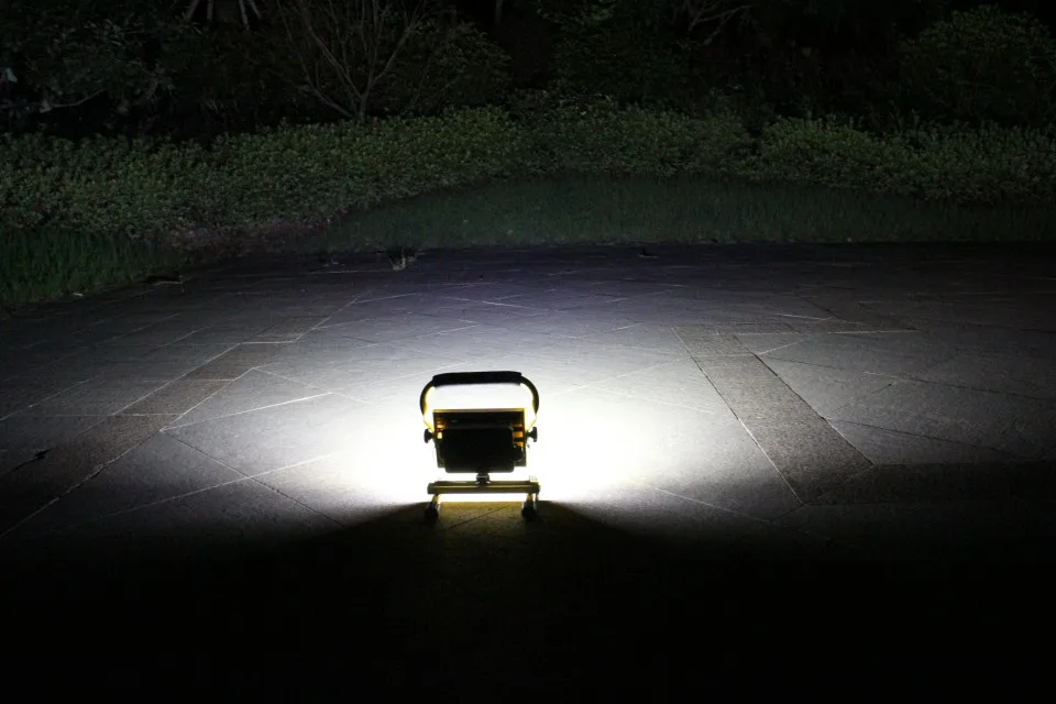 Портативный светодиодный прожектор с подсветкой Рабочий свет Перезаряжаемый 18650 батарея Открытый свет для охоты кемпинга рыбалки 100 Вт светодиодная световая лампа