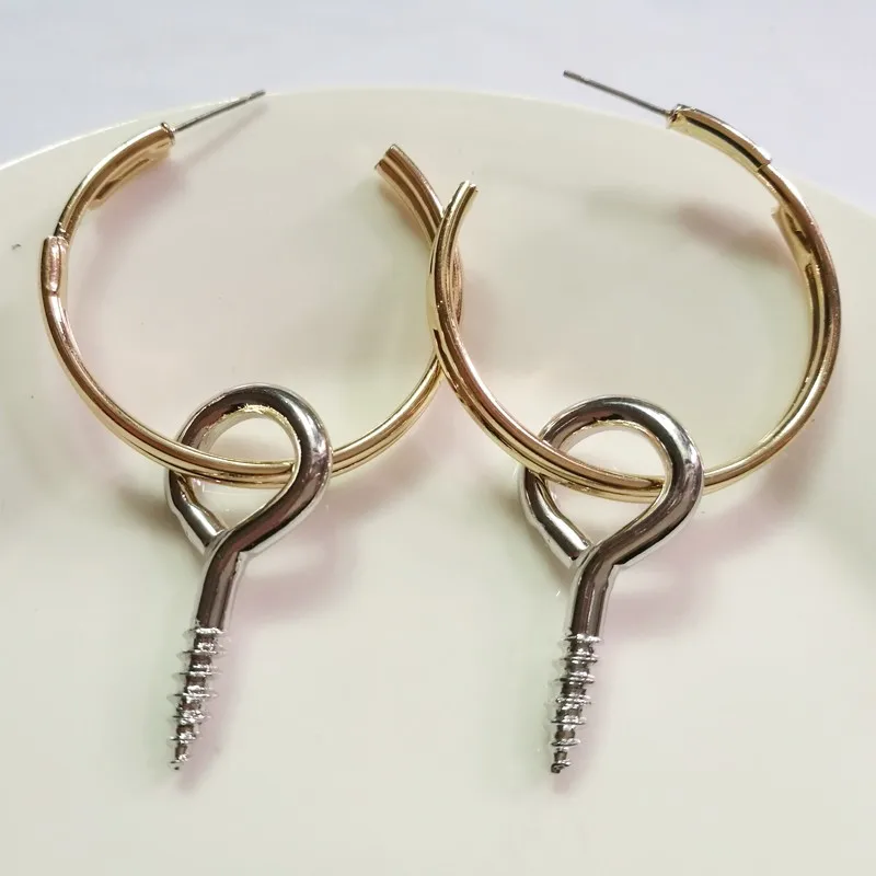001N