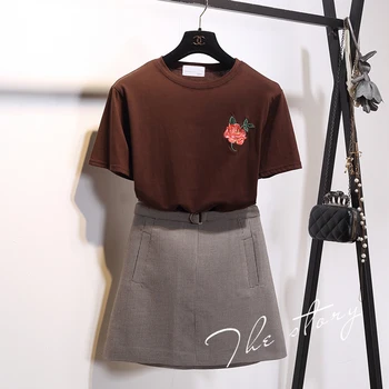 

2017 Spring and Summer New Round Neck Rosette Flower Embroidered Short Sleeve T Shirt Female Embroidered T Shirt
