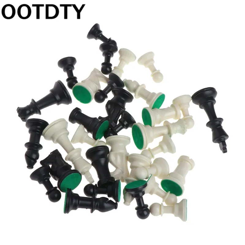 

OOTDTY Medieval Chess Pieces Plastic Complete Chessmen International Word Chesses Game