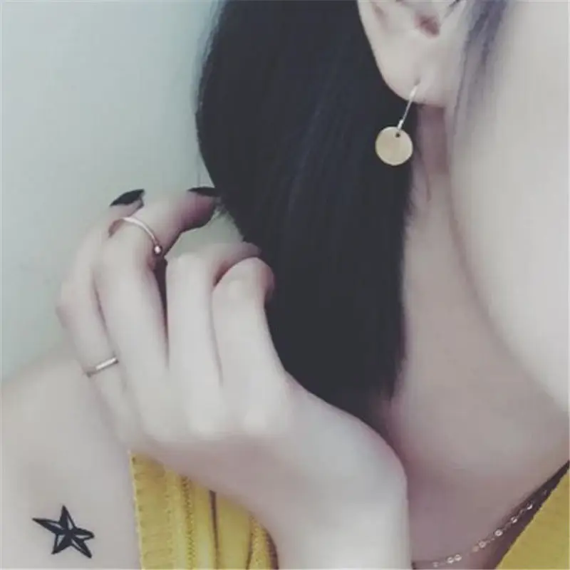 

Wholesale Simple Design Small Gold Round Geometric Stud Earrings Girls Women Minimalist Jewelry Brincos oorbellen Dropshipping