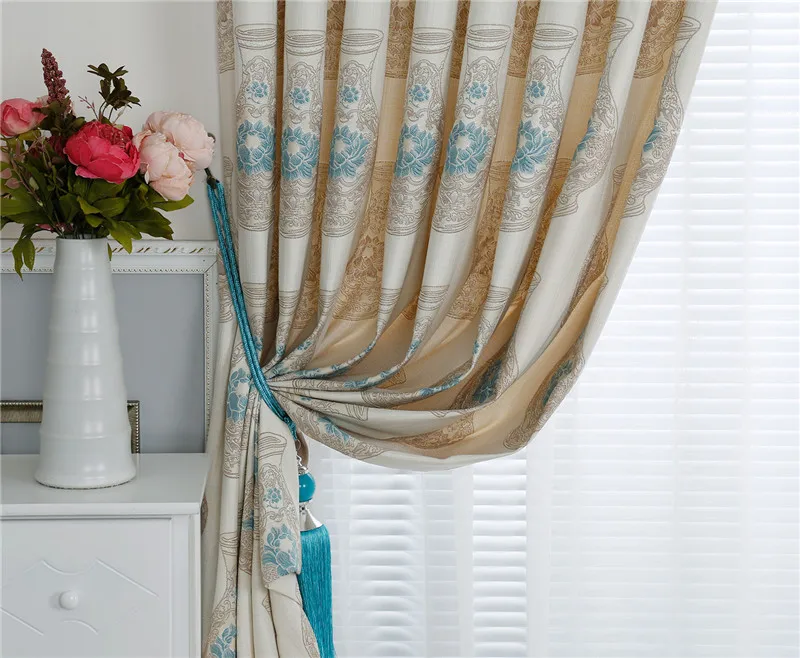 3672734627_1872942377