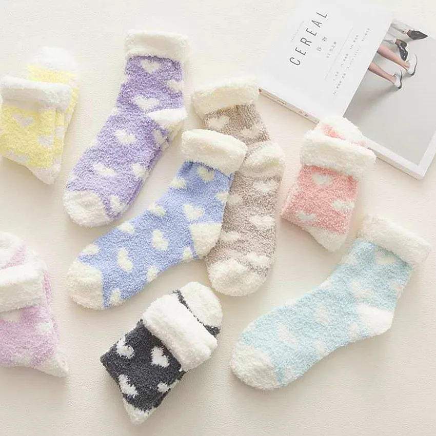 Kawaii/рождественские носки яркие цвета коралловые бархатные тапочки модные