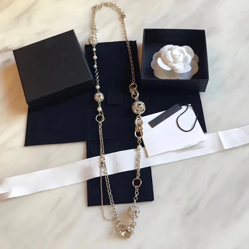 

Hot Brand Fashion Jewelry For Women Vintage Neckalce Light Gold Chain Hollow Out Ball Long Chain Necklace Party Sweater Chain