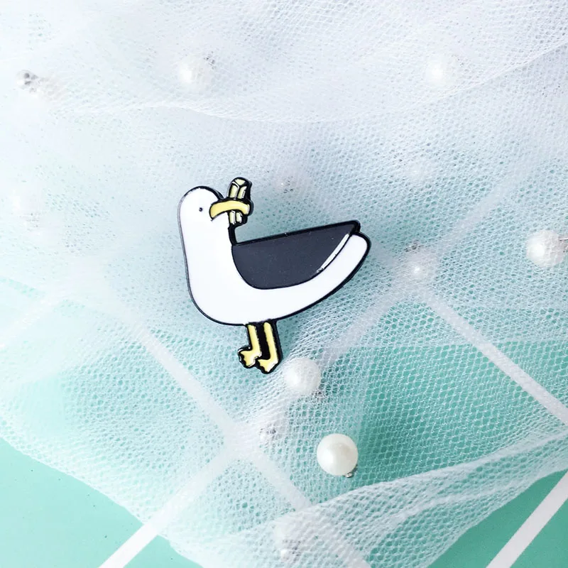 Милая мультяшная серая птица металлическая брошь с эмалью индивидуальная Мода значок утка булавка трендовая уникальная детская одежда рюкзак ювелирные изделия