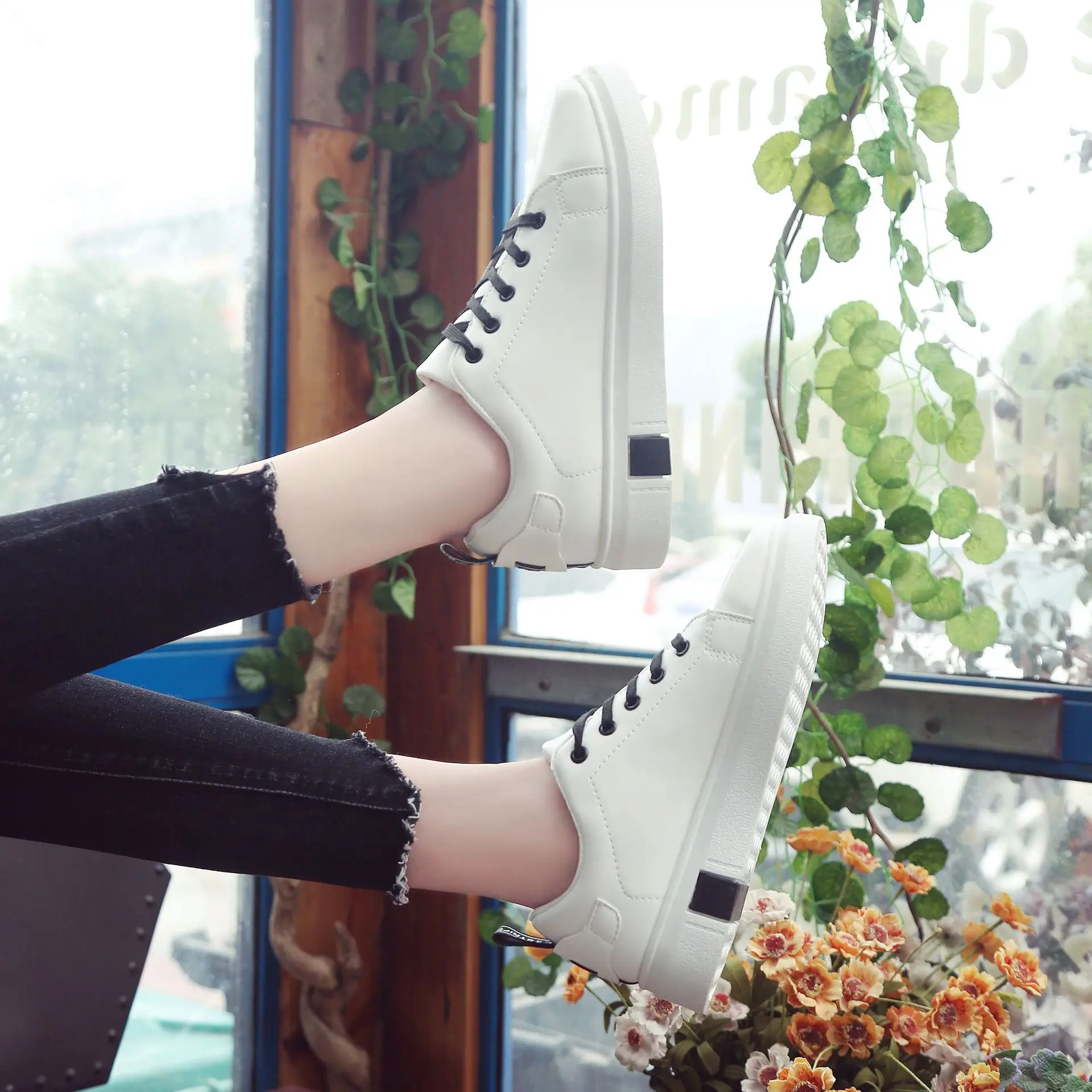 

Women Casual Shoes Female Sneakers 2019 New Autumn Women Vulcanized Shoes Female Lace-up Shoes Solid Color
