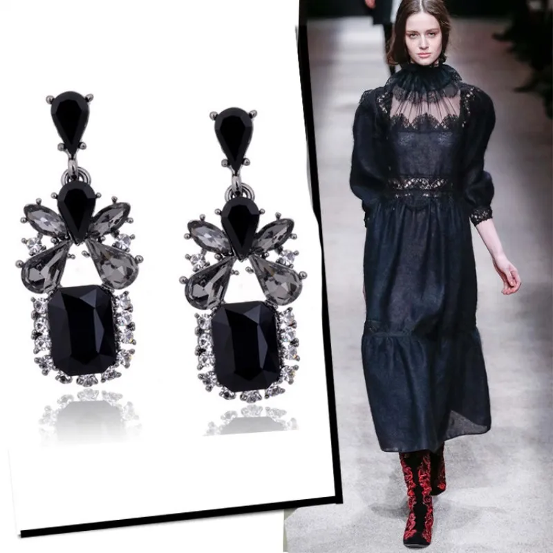 New Female Fashion Jewelry Retro Exquisite Rhinestone Sweet Flower Gem Stone Cubic Zircon Crystal Dangle Earrings for Women