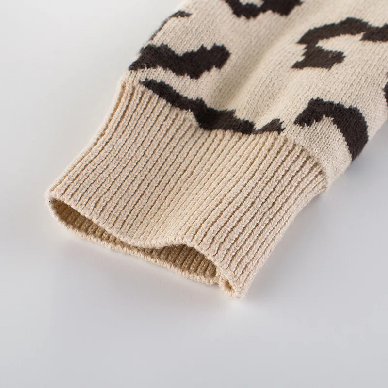 Осенний Хлопковый вязаный свитер с леопардовой раскраской для мальчиков, модный однобортный свитер с v-образным вырезом и длинными рукавами для маленьких девочек