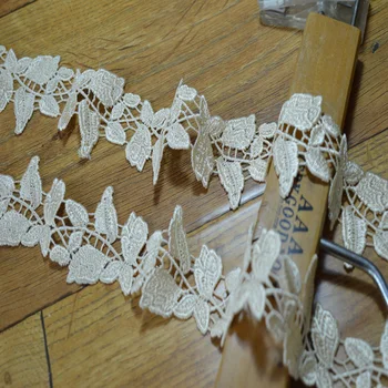 

5cm width 2yds/lot complexion leaves soluble Venise Lace Trim with Design for Wedding Bridal and Garment Decoration 1731903