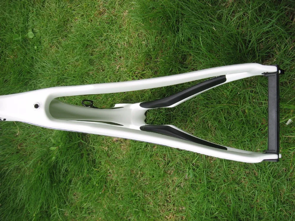 Clearance New Arrival !! Free Shipping !! 2019 New Design Aero Carbon Triathlon Bike Frame White/Black 4