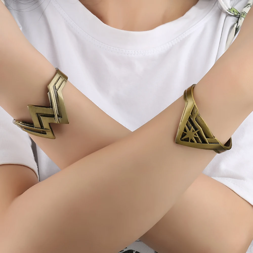 Metal Gold COS Wonder Woman Adulte Tiara Film Couronne Bracelet Accessoires Costume