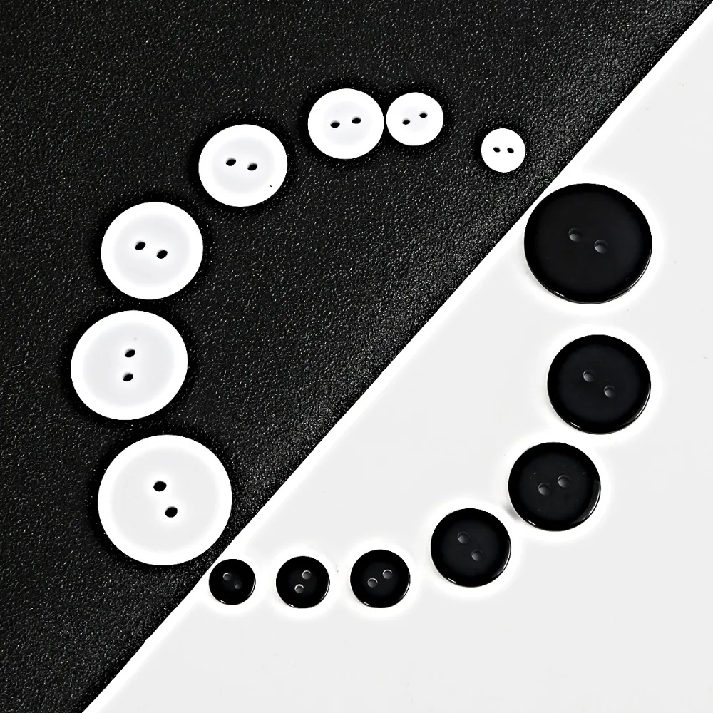 

Resin Sewing Clothes White Buttons Black Buttons plastic Scrapbooking Round Two Holes