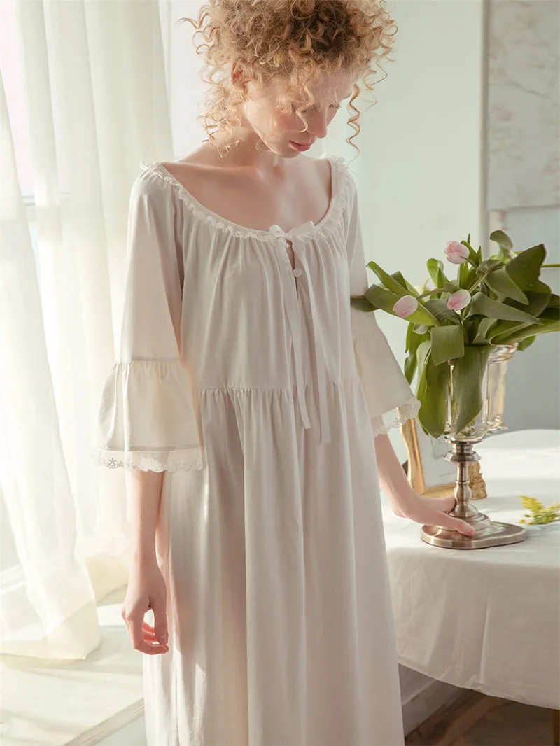 NIGHTGOWN (3)