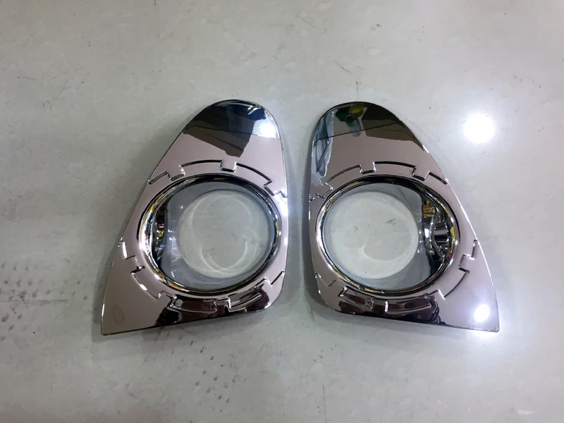 Передсветильник противотуманная фара для Toyota Fortuner AN160 2016 2017 обшивка ABS Chrome 2 шт.