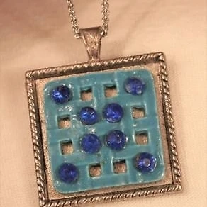 Lovely Bead Rim Square Silvertone Blue Lattice Rhinestone Studs Pendant Necklace