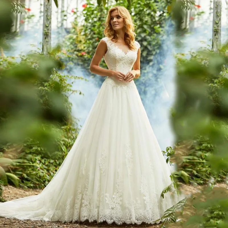 

Simple Cheap Boho Wedding Dresses 2019 Appliques A-Line Lace And Tulle Wedding Gowns Custom Made Train Bride Dress Free Shipping