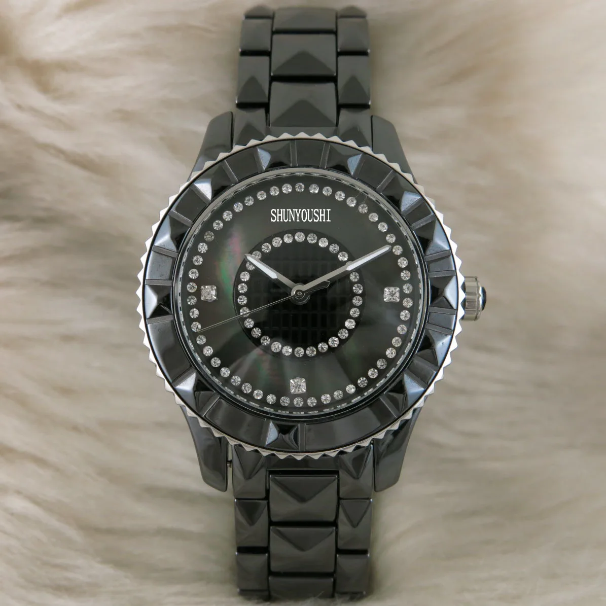 

A05108 Women's Watches Top Brand Runway Luxury European Design Quartz Wristwatches