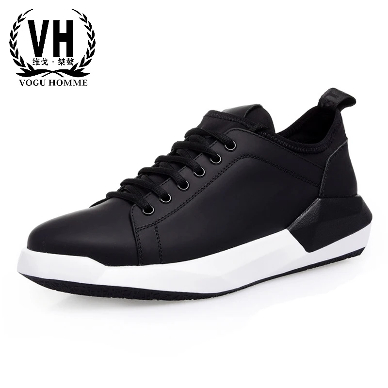 

In the spring of 2017 new men's leather shoes British men's boots high for casual shoes