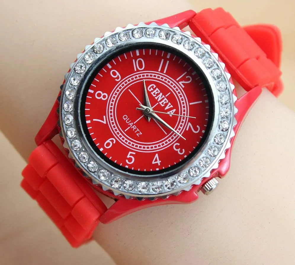 Роскошные брендовые кожаные кварцевые часы для женщин Дамская мода Браслет Стразы Наручные часы - Color: Red