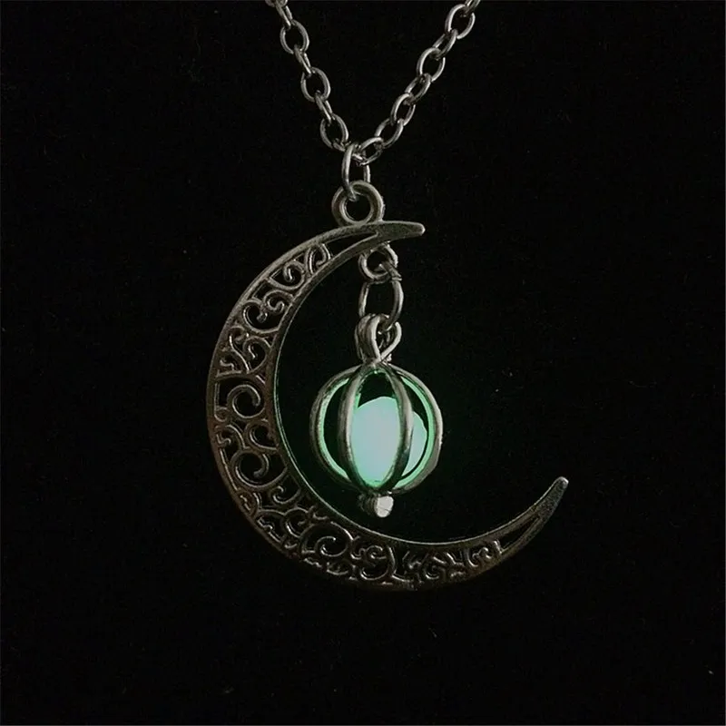 Christmas Gift Glow Necklace Cresent Moon Necklace Jewelry Luminous Dangle Pendant with Glow In the Dark (1)