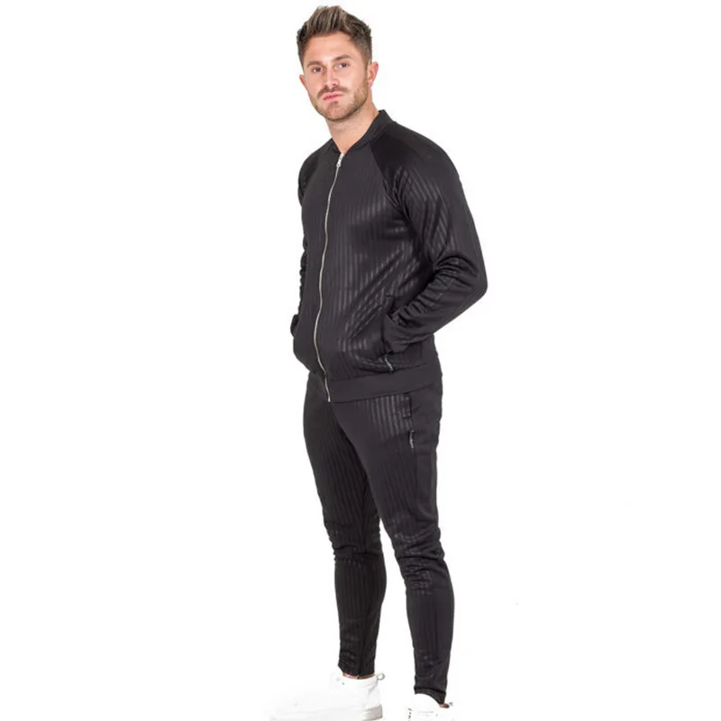 2019 New autumn, winter and spring men's running suit with light stripe coat and trousers fitness clothes selling like hot cakes 2019 New autumn, winter and spring men's running suit with light stripe coat and trousers fitness clothes selling like hot cakes